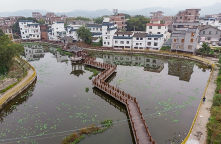 提升村貌助力發展