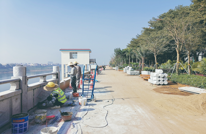 加快公園設施建設