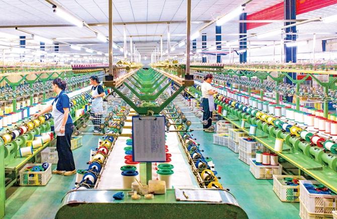 送崗位穩(wěn)就業(yè)促發(fā)展